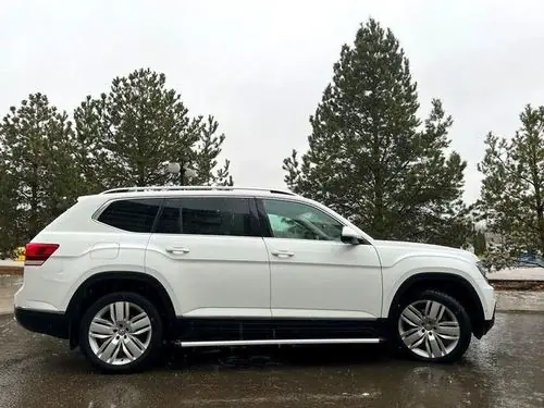 Аренда Volkswagen Teramont 2018 в Краснодаре посуточно — внедорожник 4MOTION, 7 мест, белый